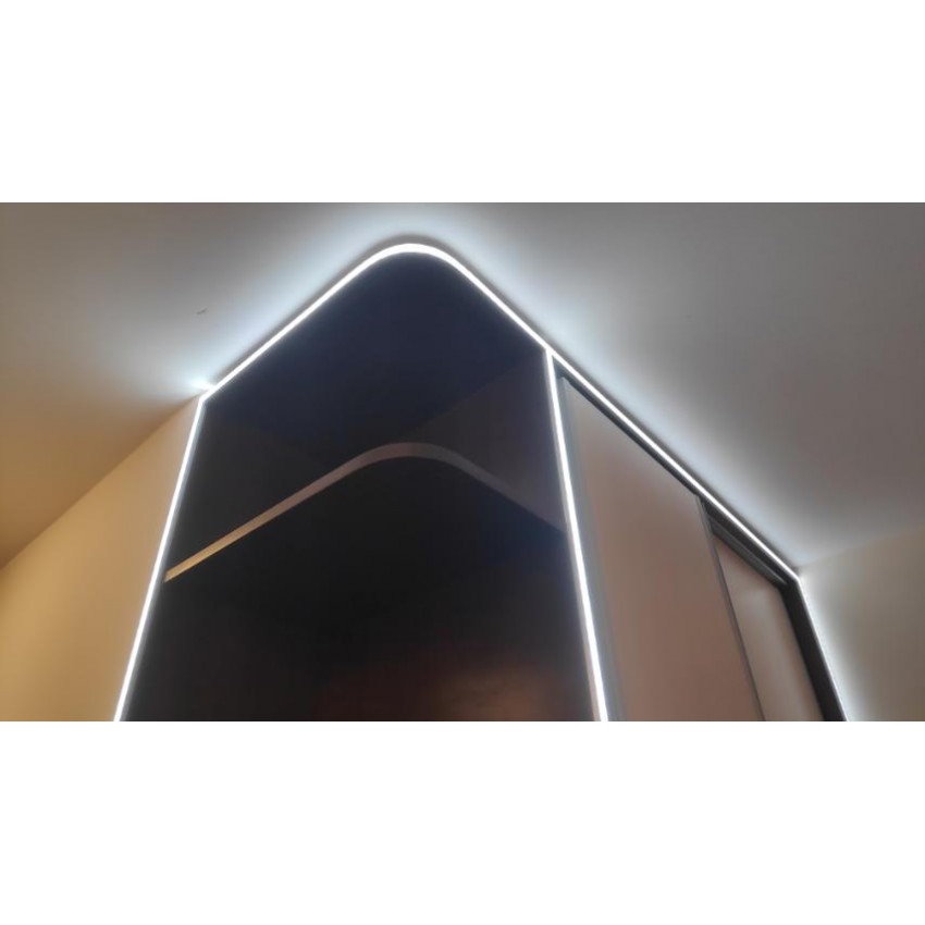 Гардероб с етажерка 